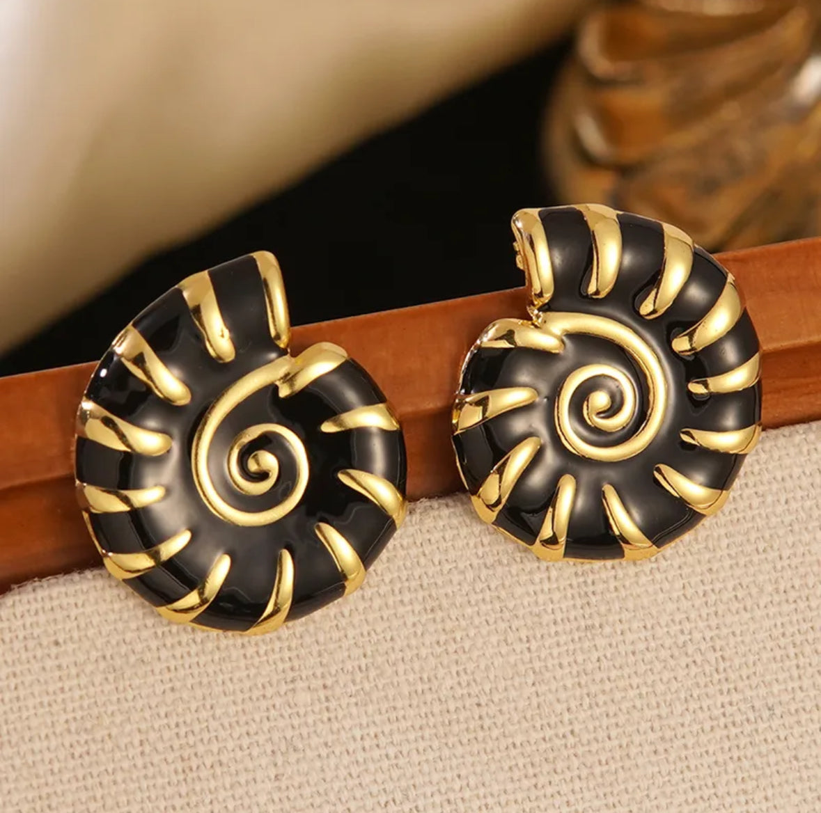 Mística Studs