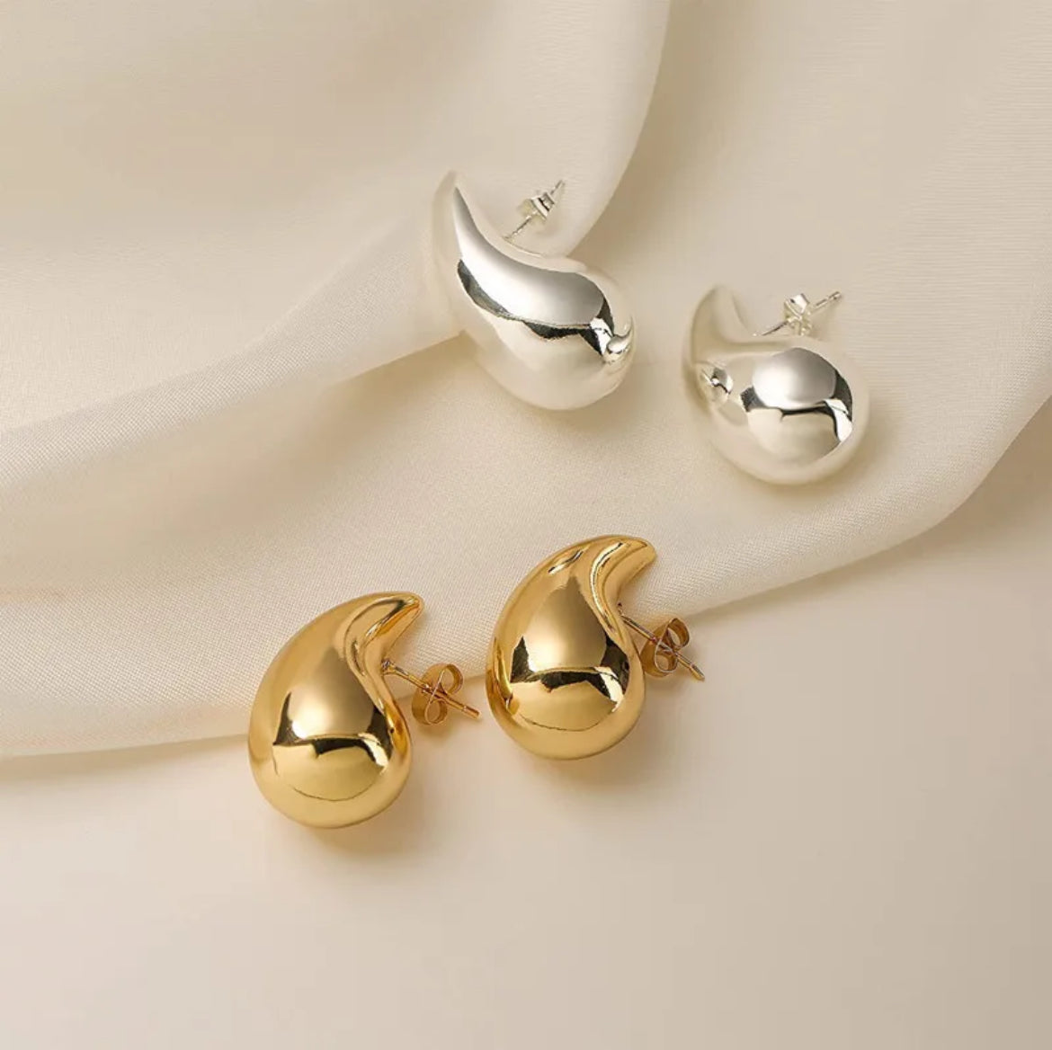 Gotas Ear Studs