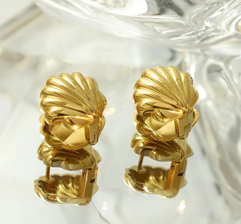 Buyé Ear Studs