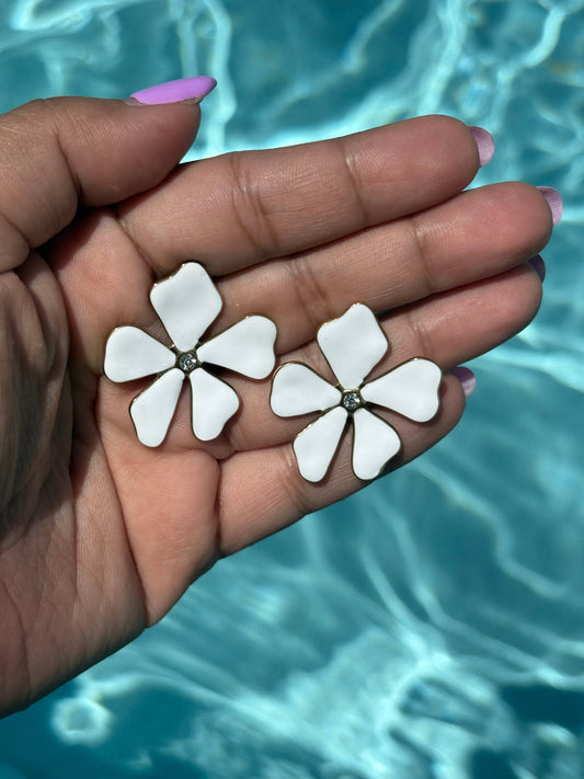 Waterproof Jewelry That Actually Keeps Up