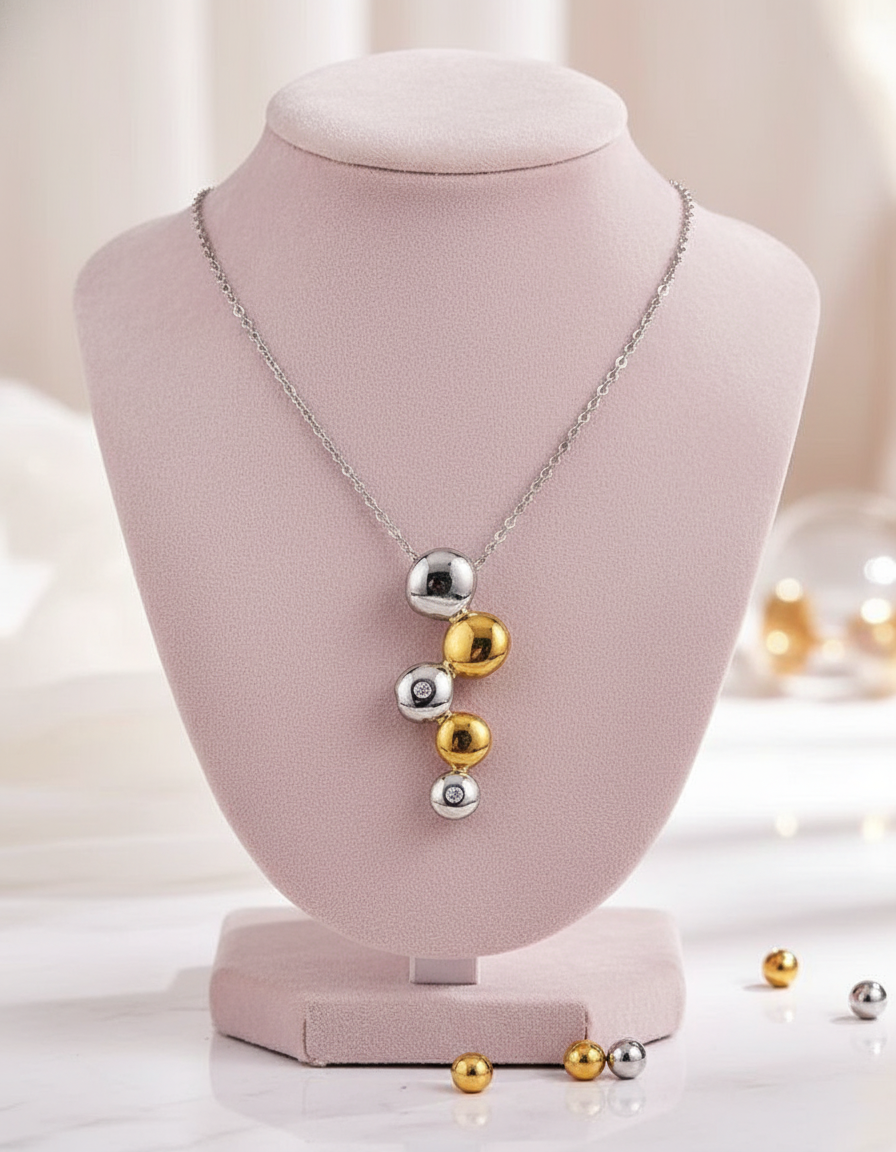 Noches en Borinquen Pendant Necklace