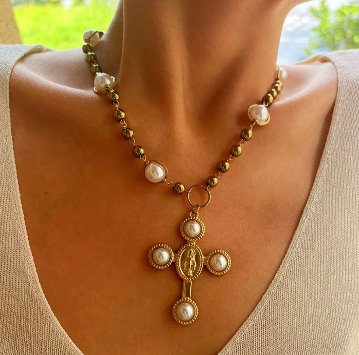 Reina de Fé Necklace